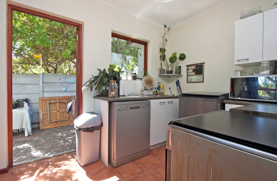 2 Bedroom Property for Sale in Milkwood Park Western Cape